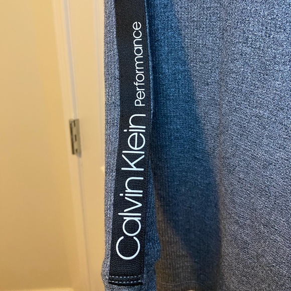 Calvin Klein Grey Top - Picture 4 of 5